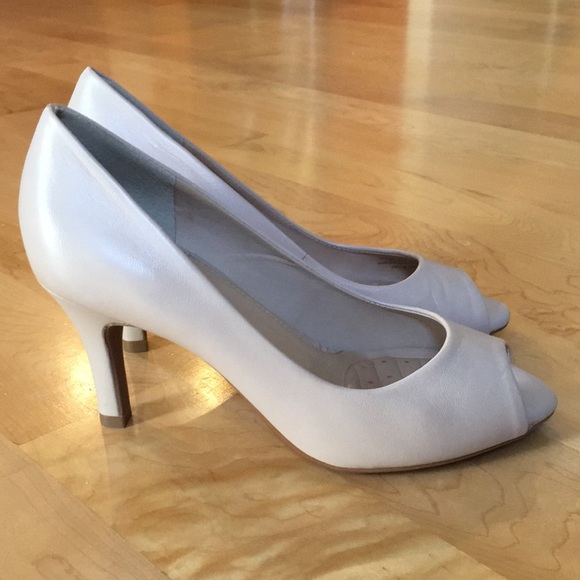 Nurture by Lamaze Virtue Nude Leather Peep Toe Pumps - Picture 1 of 10